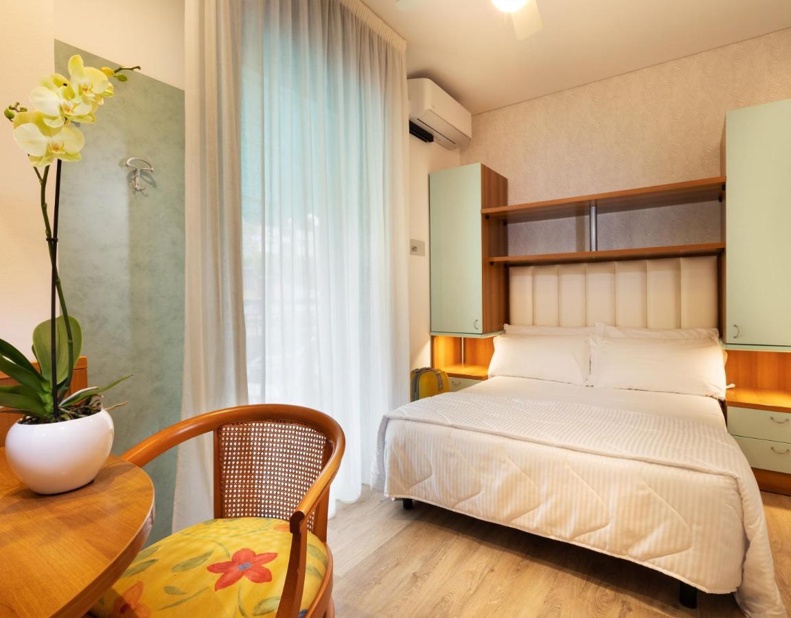 Hotel Castellucci ベラーリア・イジェア・マリーナ エクステリア 写真