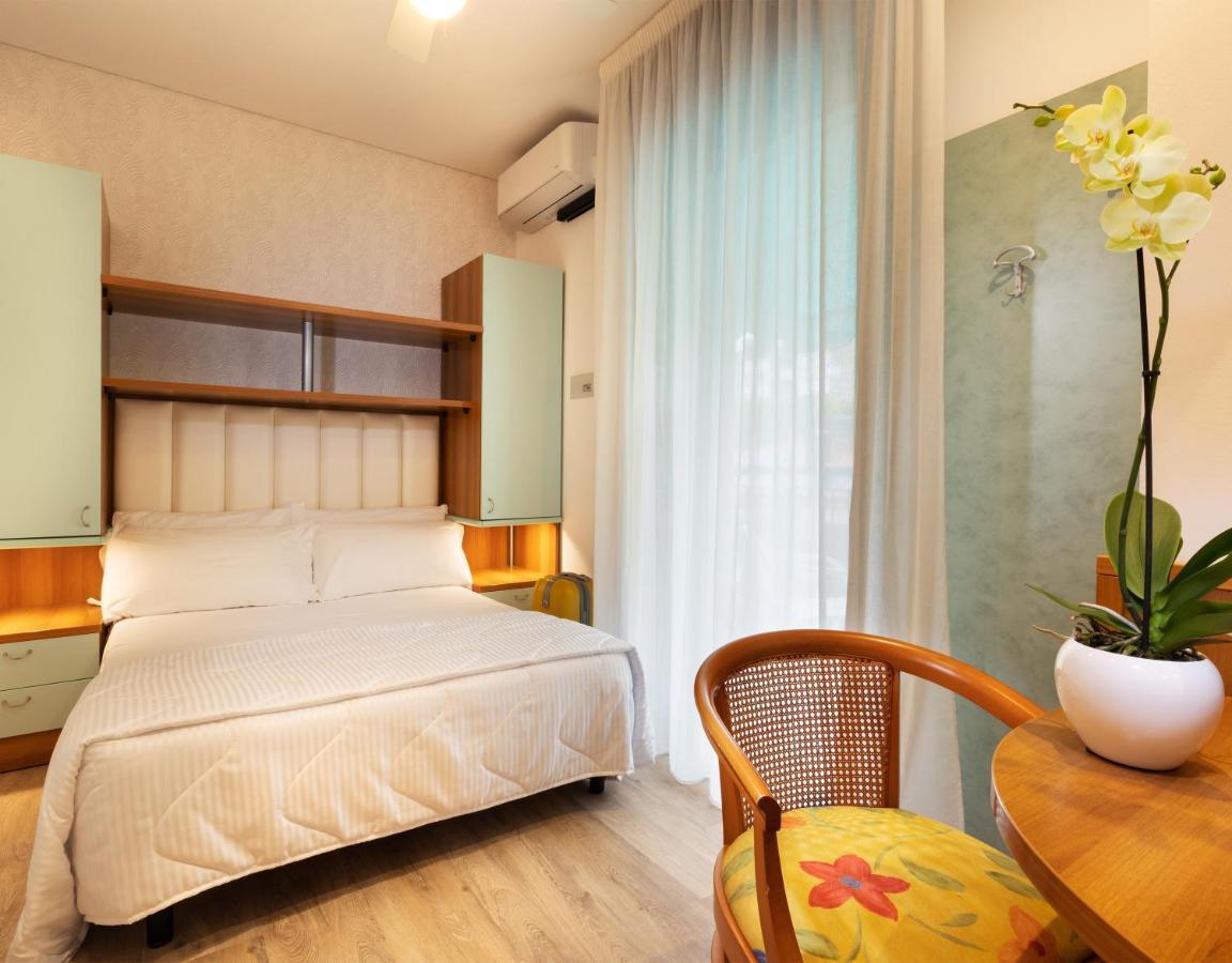 Hotel Castellucci ベラーリア・イジェア・マリーナ エクステリア 写真