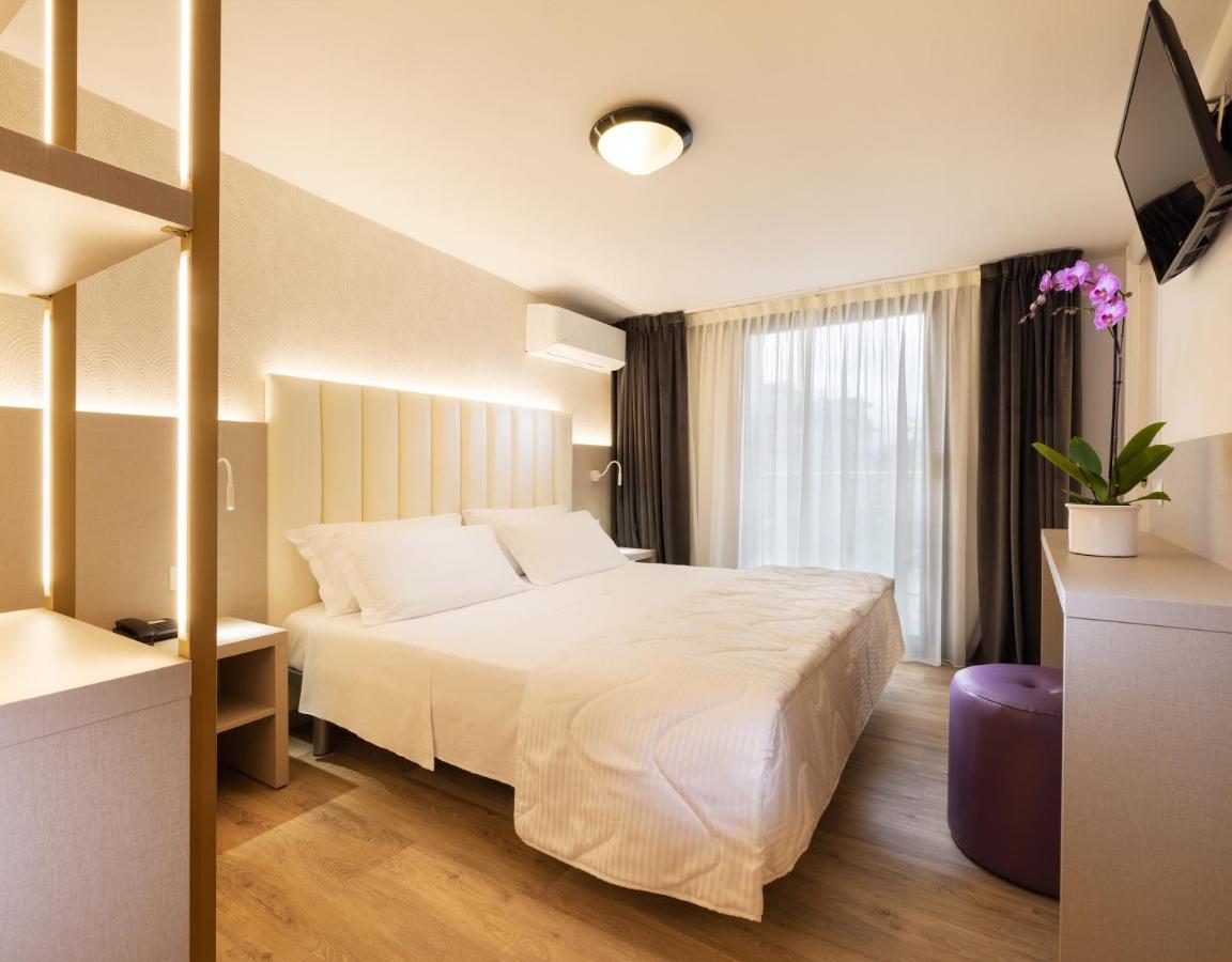 Hotel Castellucci ベラーリア・イジェア・マリーナ エクステリア 写真
